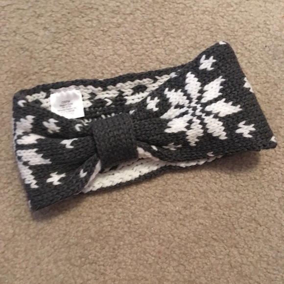 Grey and white winter set: scarf, gloves, headband - Picture 4 of 4